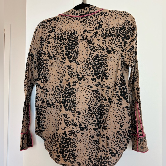 J. Crew Linen Leopard Print Button Down with Pink Contrast Piping - Picture 6 of 7